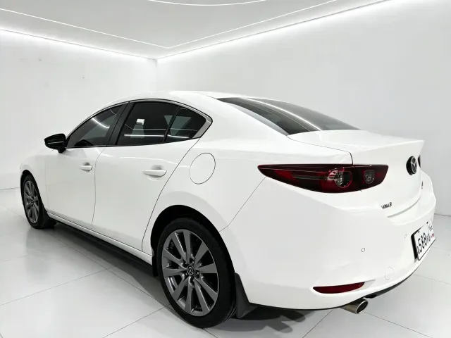 Mazda Axela — Фото автомобиля 6