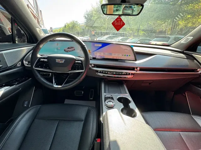 Cadillac XT5 — Фото автомобиля 13