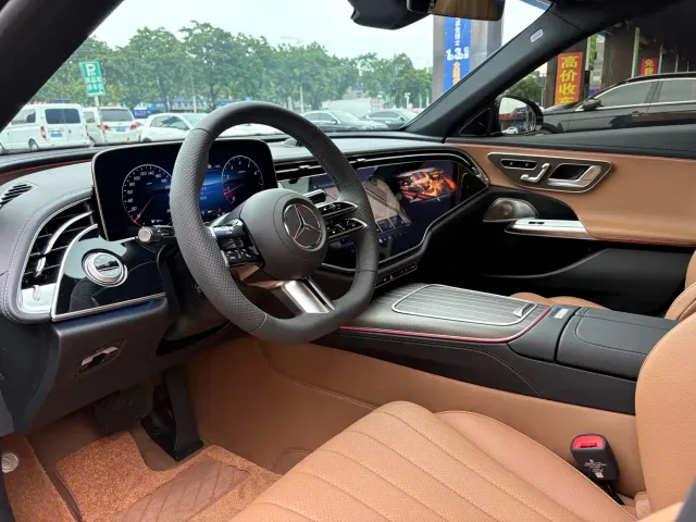 Mercedes-Benz E-Class — Фото автомобиля 4