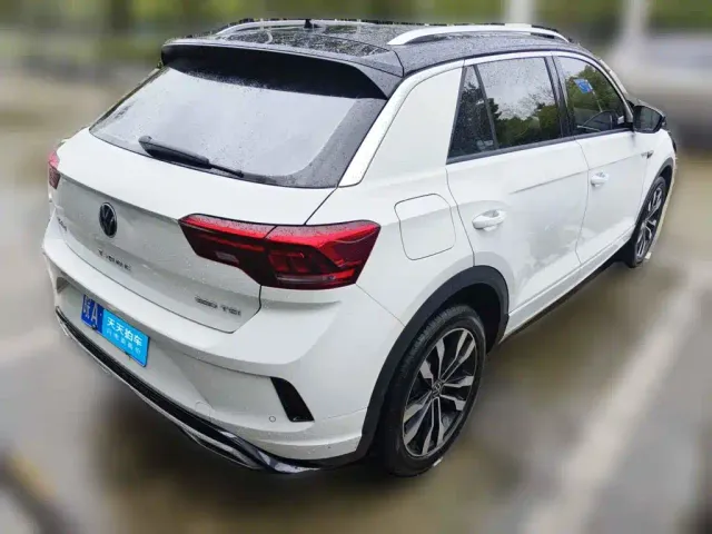Volkswagen T-Roc — Фото автомобиля 2