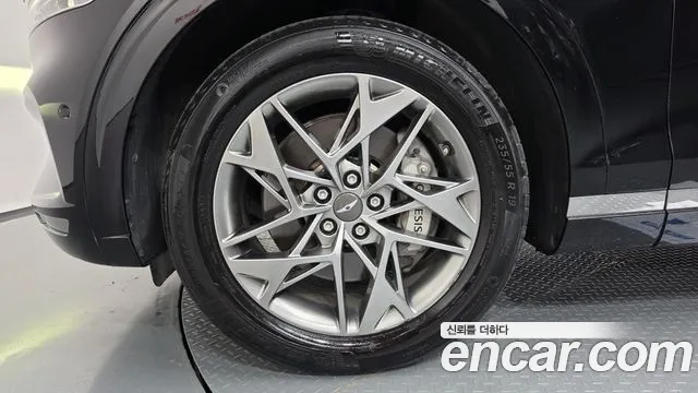 Genesis GV70 — Фото автомобиля 5