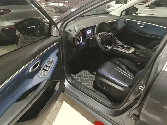 GAC Trumpchi Trumpchi GS3 2023 Shadow Speed 270T Smart Power Edition — Фото автомобиля 15