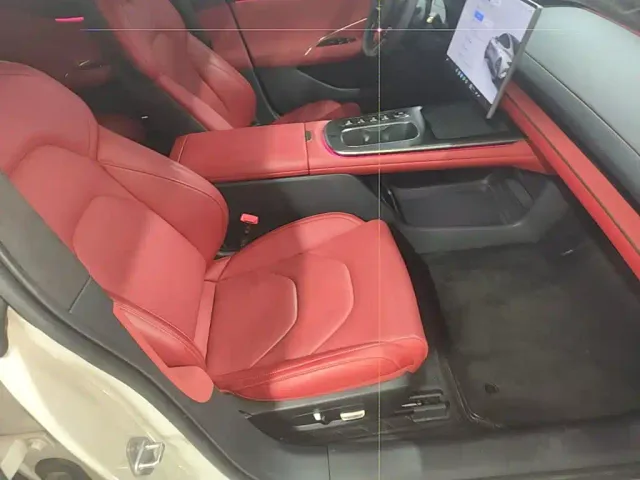 Xiaomi SU7 — Фото автомобиля 24