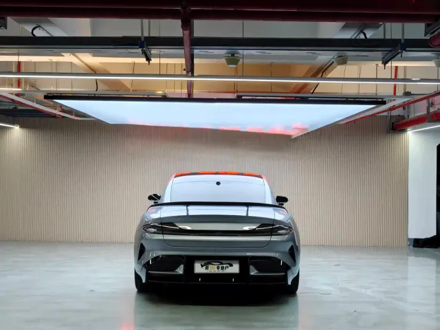 Xiaomi SU7 Ultra — Фото автомобиля 19