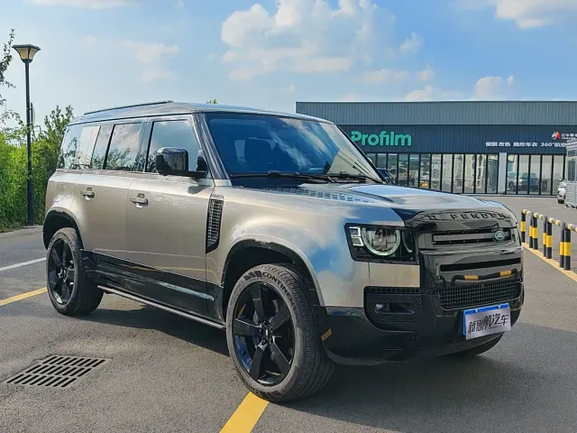 Land Rover Defender — Фото автомобиля 5