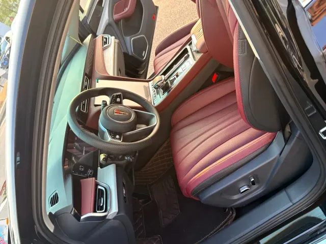 Hongqi H5 — Фото автомобиля 9