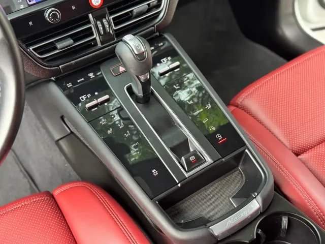 Porsche Macan — Фото автомобиля 22