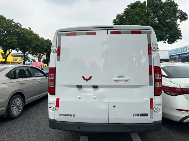 Wuling Yangguang — Фото автомобиля 3