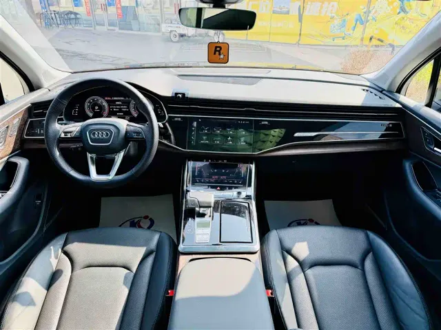 Audi Q7 — Фото автомобиля 8