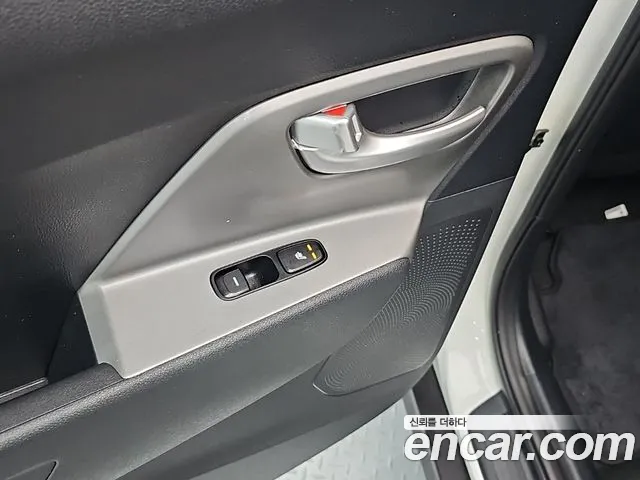 Kia Niro — Фото автомобиля 13