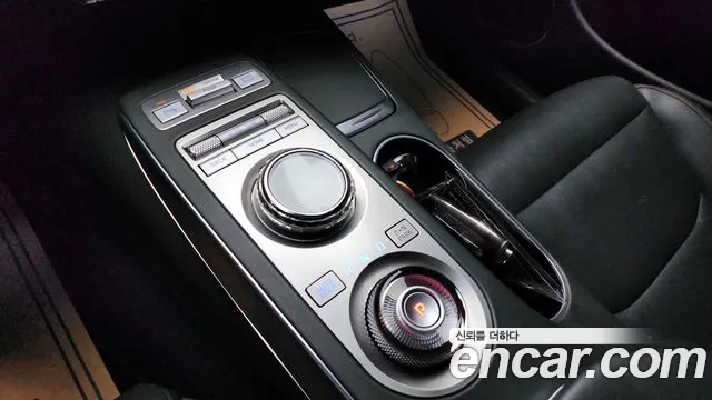Genesis GV70 2.5T Бензин AWD — Фото автомобиля 9