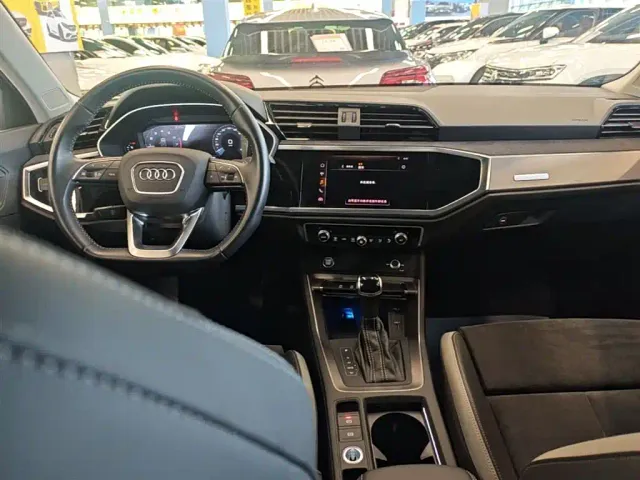 Audi Q3 — Фото автомобиля 9
