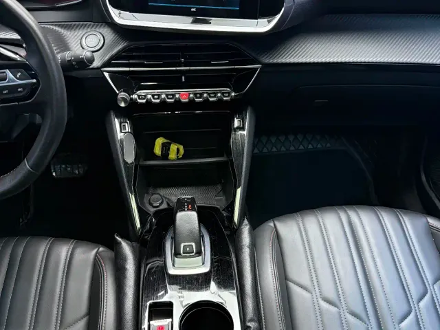 Peugeot 2008 — Фото автомобиля 13