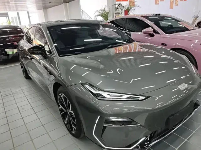 Geely Galaxy E8 — Фото автомобиля 3