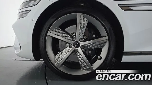 Genesis G80 RG3 — Фото автомобиля 5