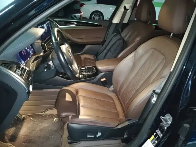 BMW iX3 — Фото автомобиля 14
