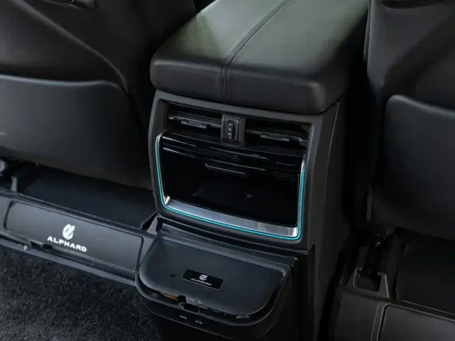 Toyota Alphard — Фото автомобиля 20