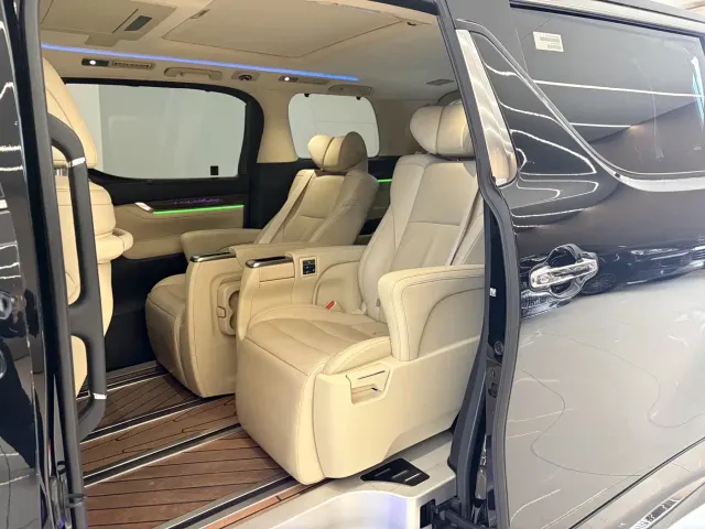 Toyota Alphard — Фото автомобиля 13
