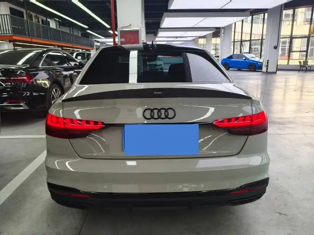 Audi A4L — Фото автомобиля 11