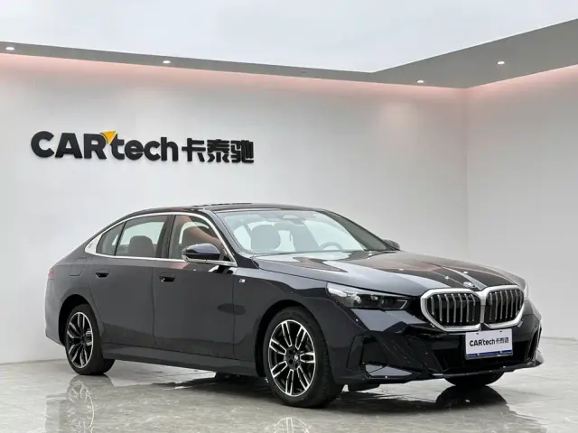 BMW 5 Series — Фото автомобиля 6