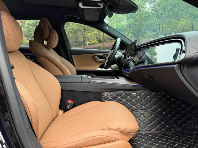 Mercedes-Benz E-Class — Фото автомобиля 12