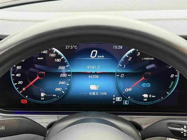 Mercedes-Benz E-Class — Фото автомобиля 12