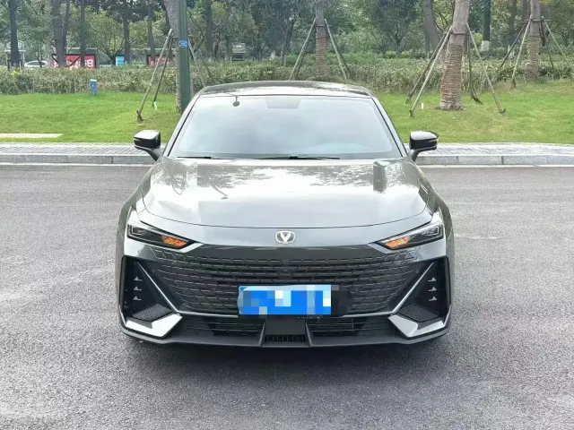 Changan UNI-V — Фото автомобиля 2