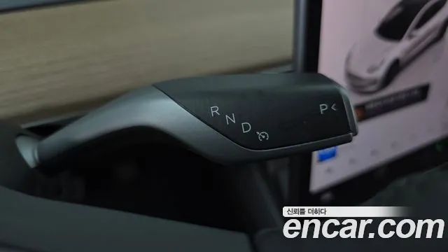 Tesla Model 3 — Фото автомобиля 9
