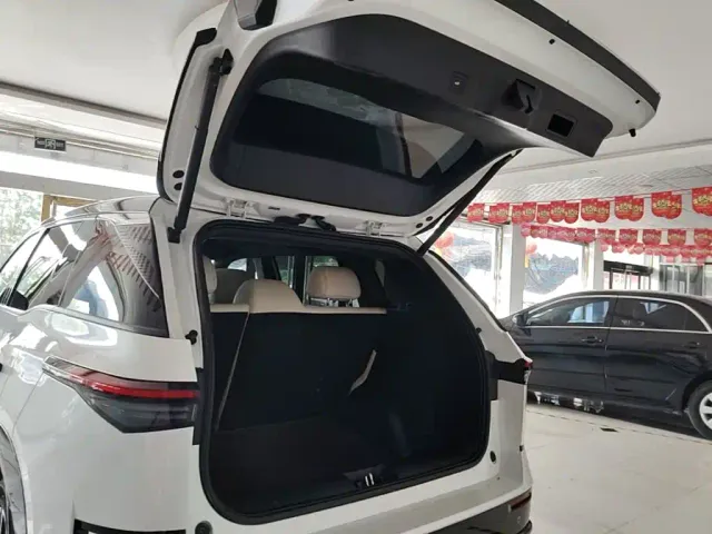 Toyota BoZhi 3X — Фото автомобиля 18