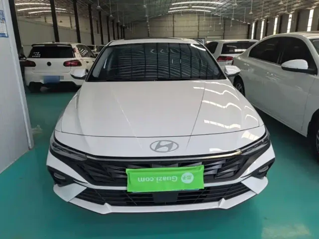 Hyundai Elantra — Фото автомобиля 2