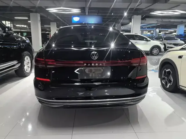 Volkswagen Passat — Фото автомобиля 5