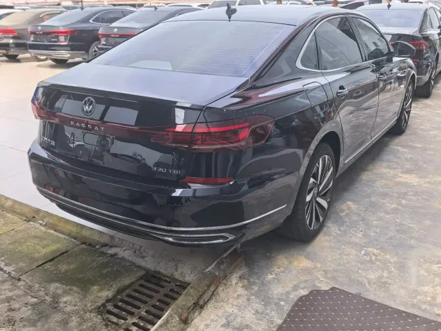 Volkswagen Passat — Фото автомобиля 9