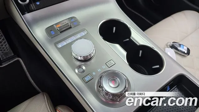 Genesis GV70 — Фото автомобиля 12