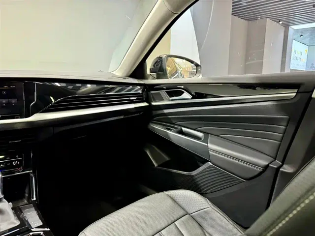 Volkswagen Passat — Фото автомобиля 26