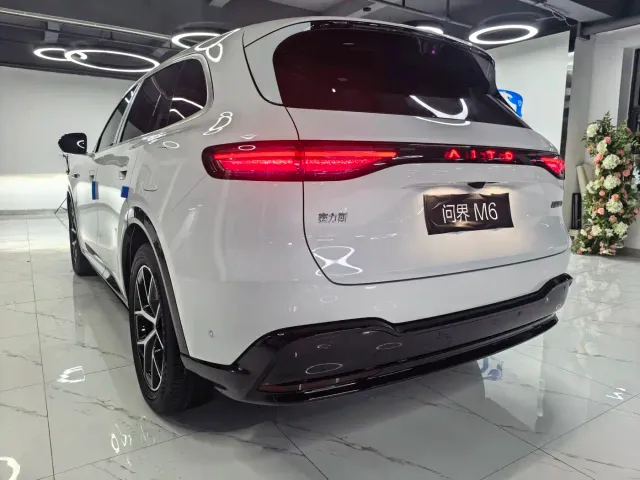 Aito M6 — Фото автомобиля 4