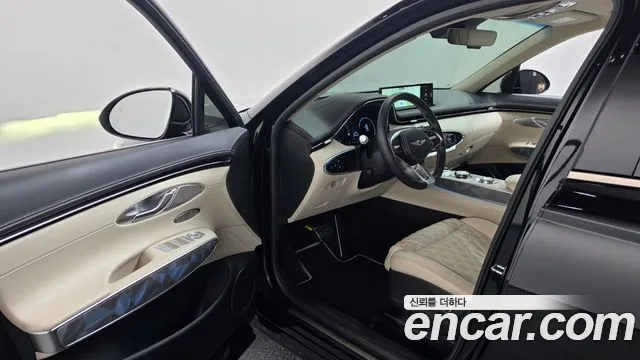 Genesis GV70 — Фото автомобиля 15