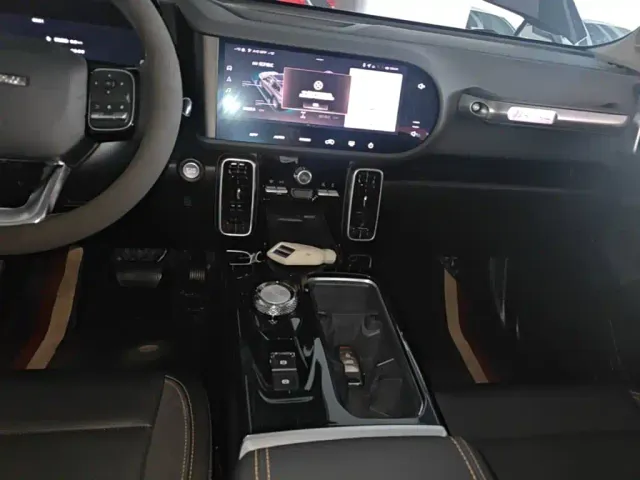 Haval Big Dog — Фото автомобиля 12