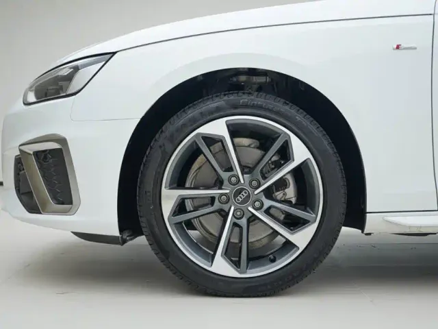 Audi A4L — Фото автомобиля 14