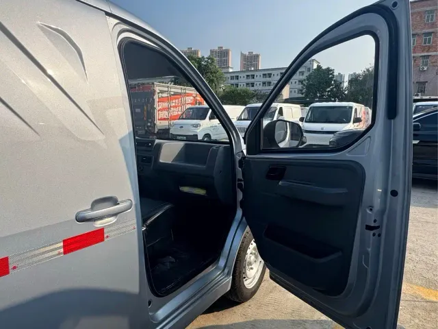 Wuling Yangguang — Фото автомобиля 7