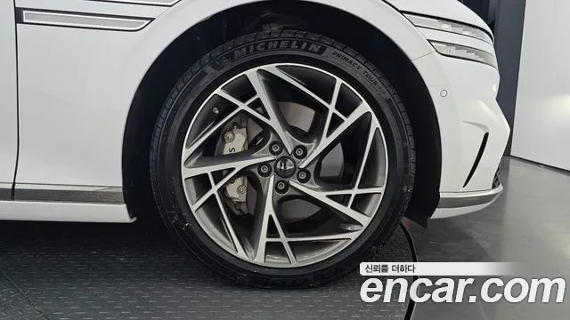 Genesis G90 Бензин 3.5 турбо AWD — Фото автомобиля 16