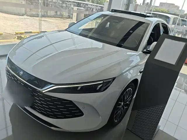 Фотография автомобиля — BYD Qin L