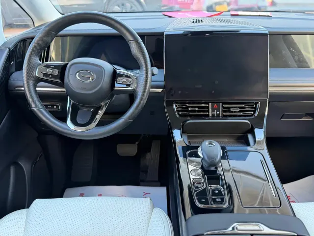 GAC Trumpchi E9 — Фото автомобиля 10