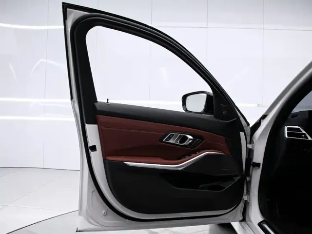 BMW 3 Series — Фото автомобиля 12