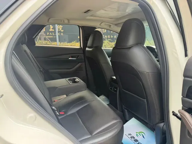 Mazda CX-30 — Фото автомобиля 8
