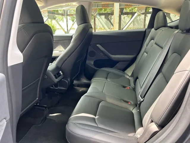 Tesla Model Y — Фото автомобиля 5