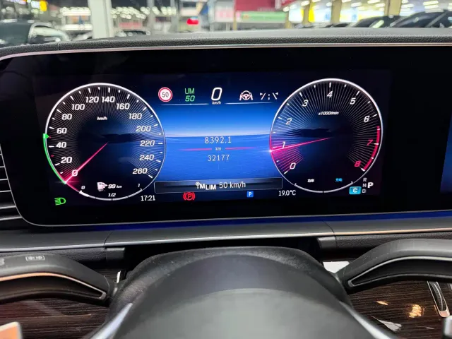Mercedes-Benz GLE-Class — Фото автомобиля 14