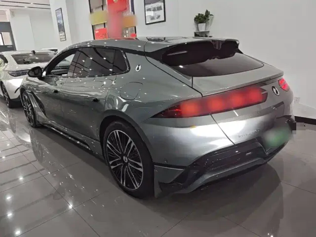 Denza Z9GT — Фото автомобиля 4