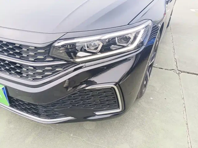 Volkswagen Passat 2023 330TSI Starlight Premium Edition — Фото автомобиля 23