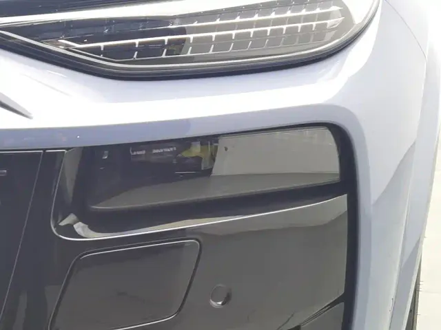 Audi Q6L e-tron — Фото автомобиля 7