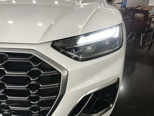 Audi Q5L — Фото автомобиля 23